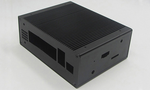 鋁型材運(yùn)用在控制器電源外殼上的優(yōu)勢有哪些?